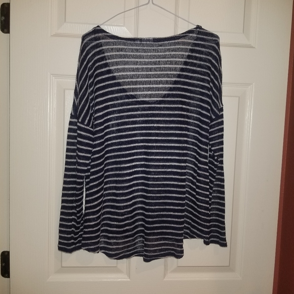 MUDD Top - Picture 2 of 5